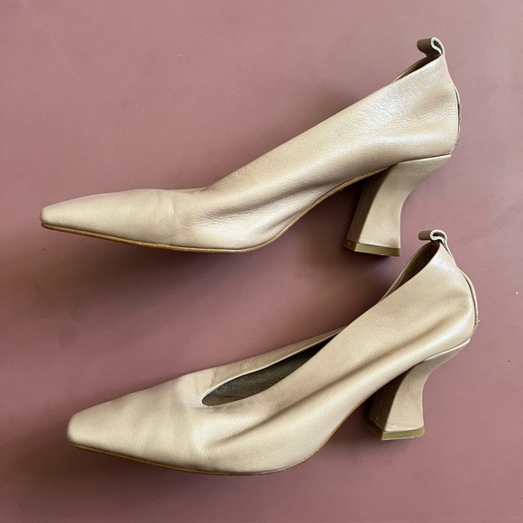 Beige heels - Picture 3 of 6